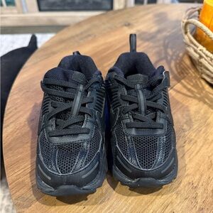 Black Kids Nike Vomero